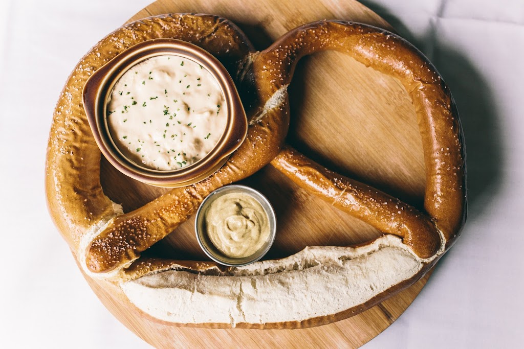  Fannies Supper Club & Motel