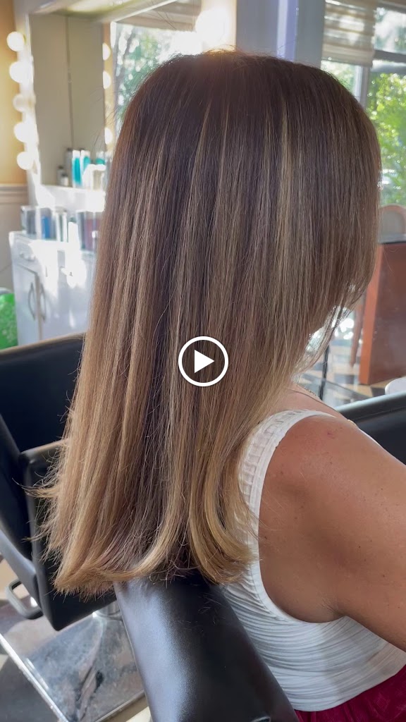 Robert Abuda Salon — Del propietario