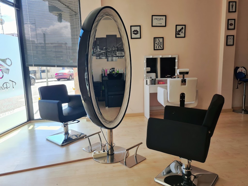 T BEAUTY — Interior