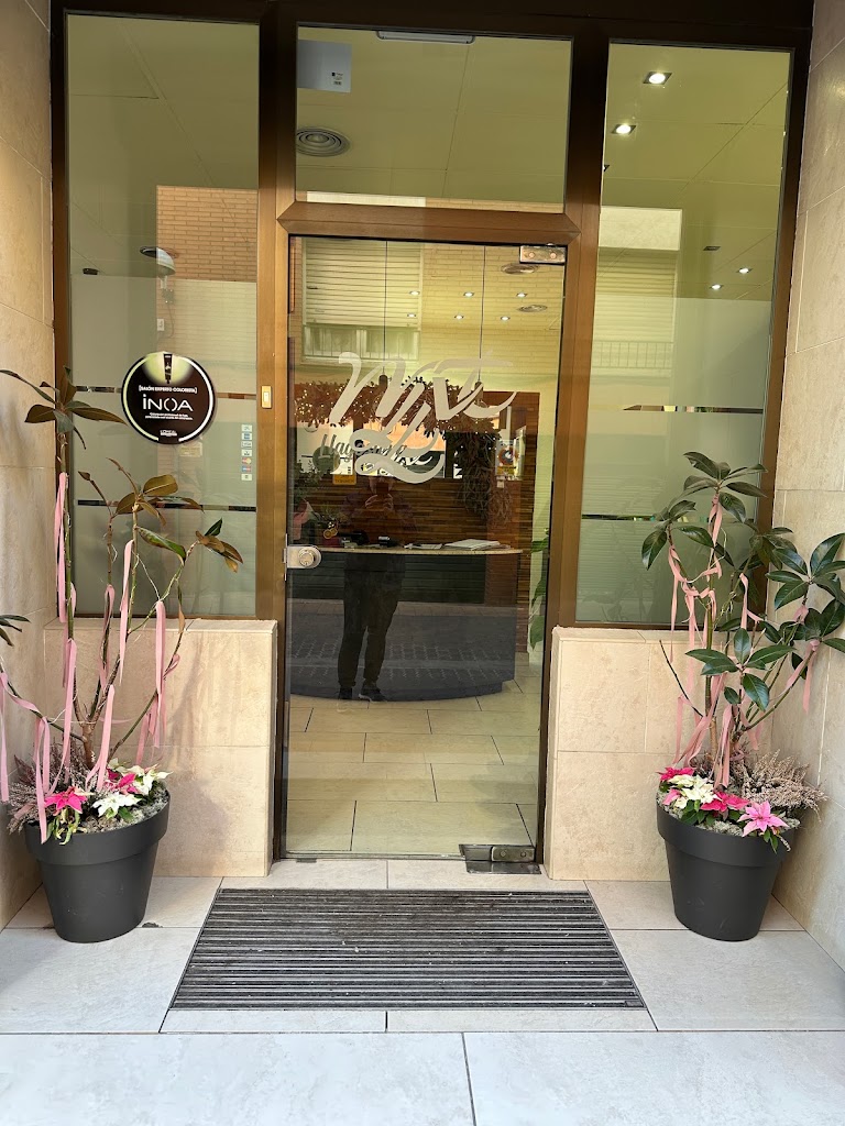 Peluqueria Llagostera — Exterior
