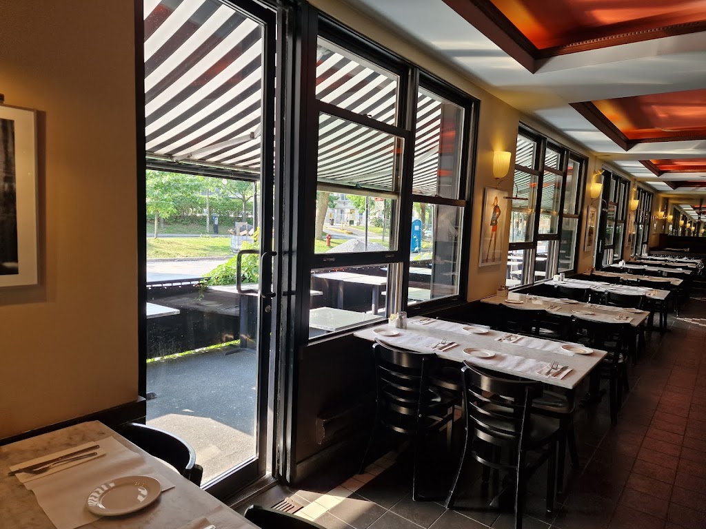 Café Cherrier in Montreal
