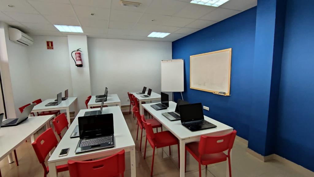 Vistahermosa School — Del propietario