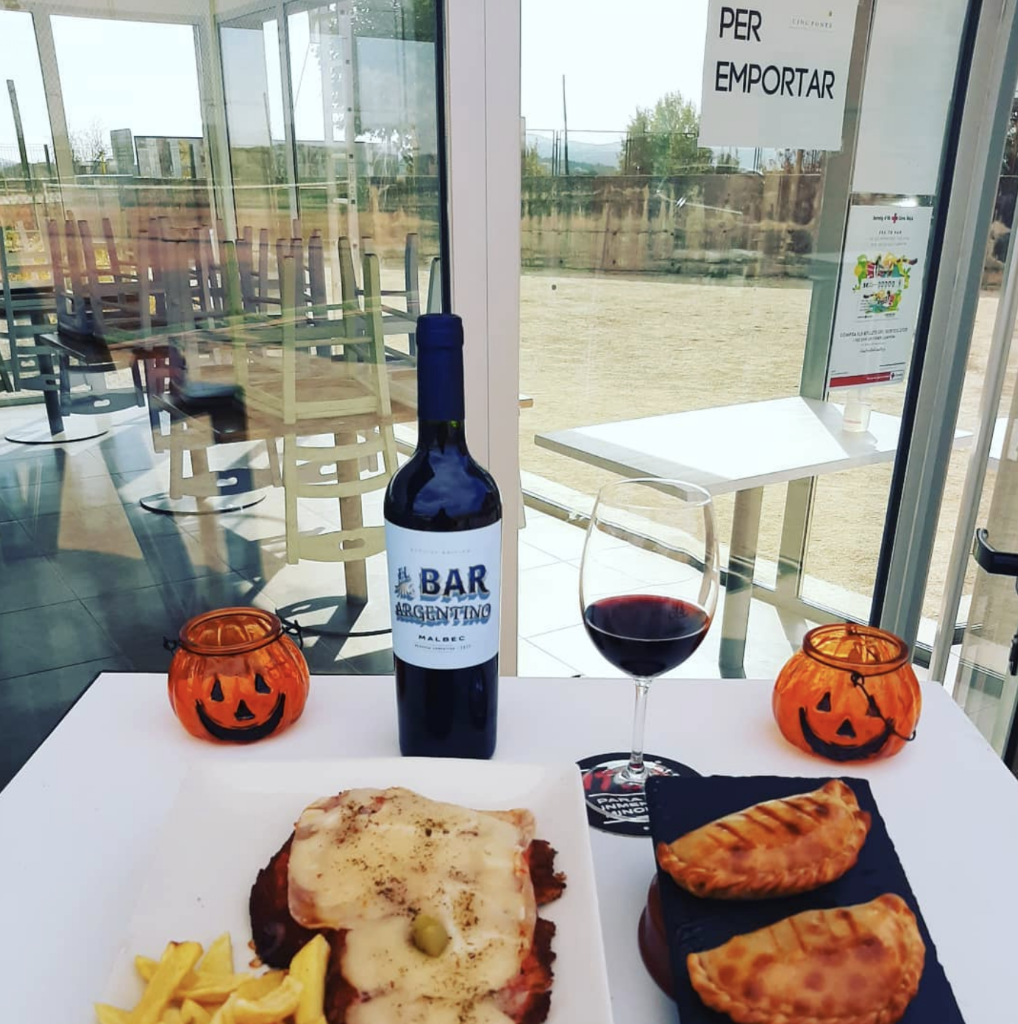 Restaurant Cinc Ponts — Comida y bebida