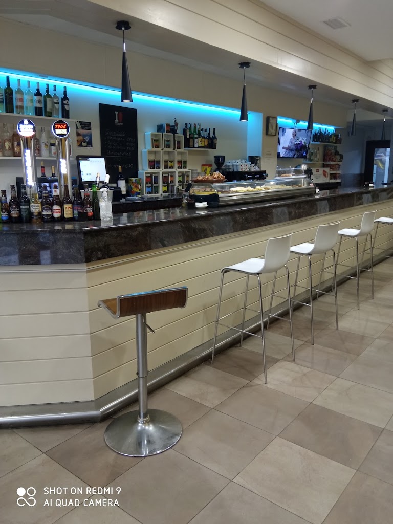 Cafe bar Fenix — Ambiente