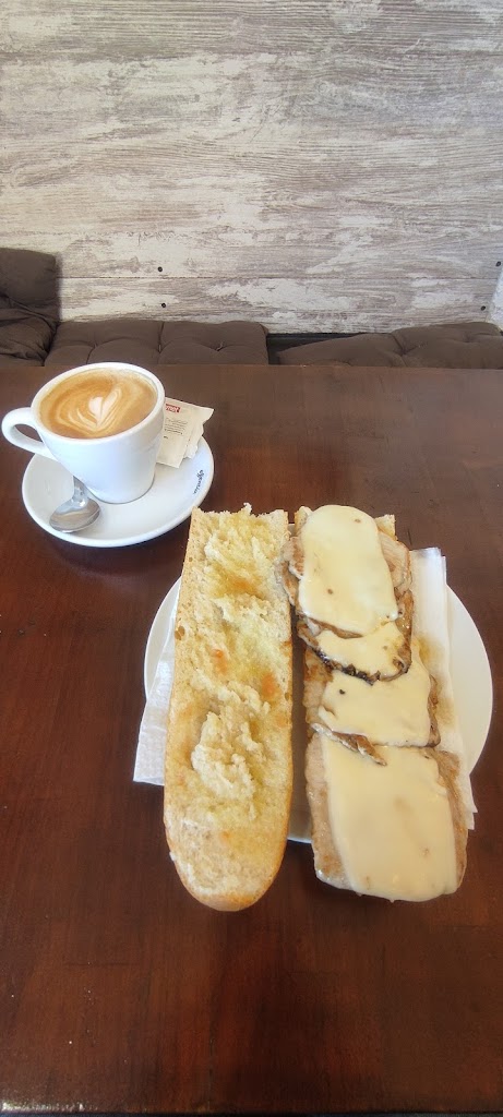Lizard Cafe — Comida y bebida