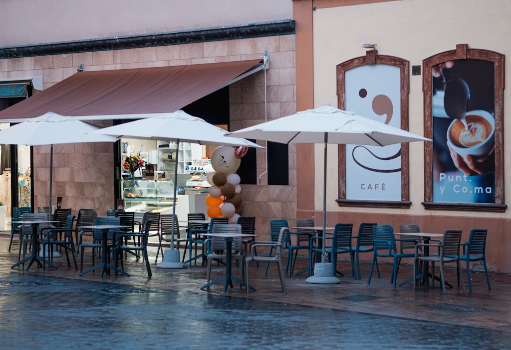 Punto y Coma Cafe