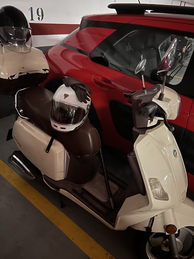 hoy-voy Autoescuela — Automovil