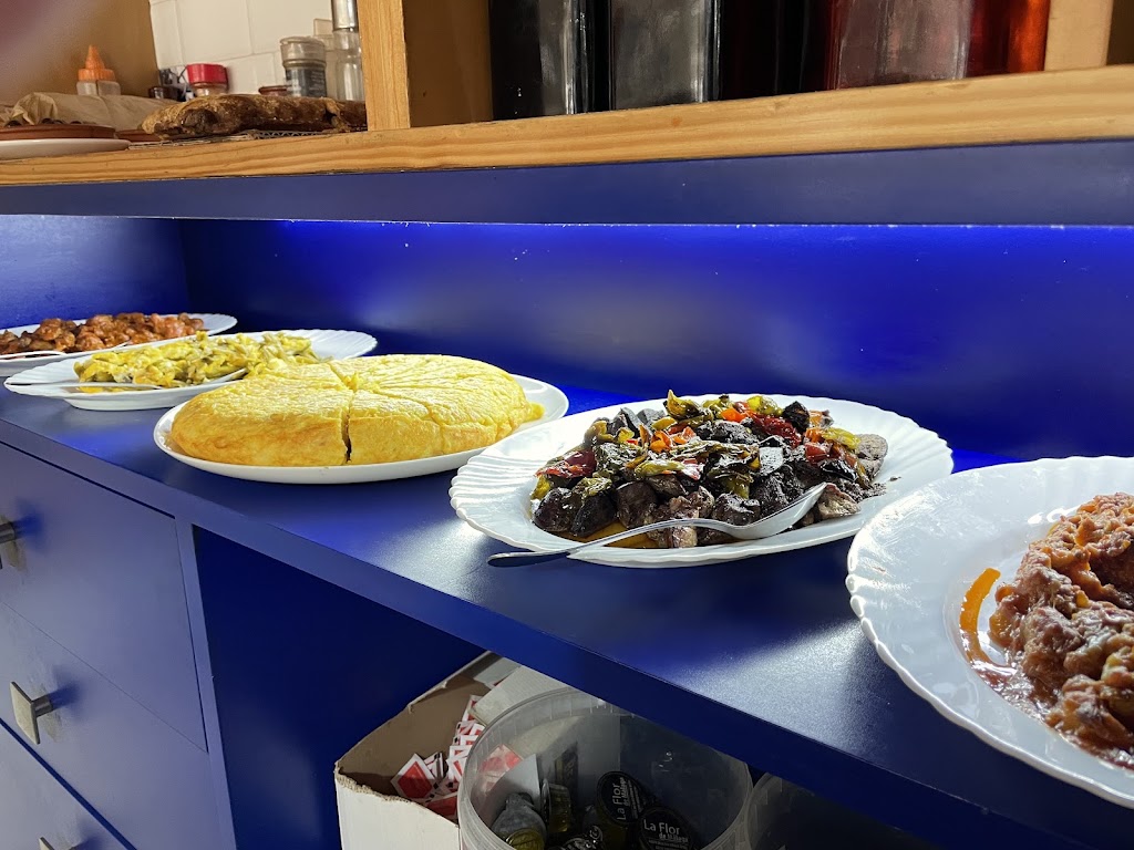 Bar Pintor — Comida y bebida