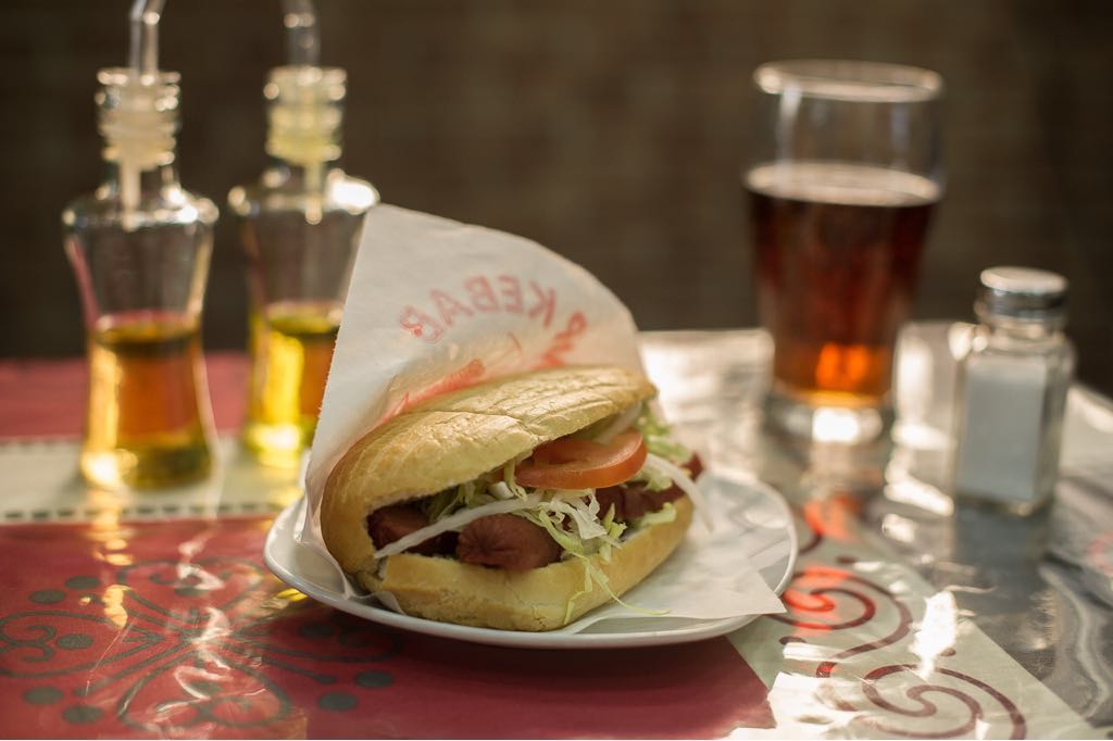 Muntanya Doner Kebab — Comida y bebida