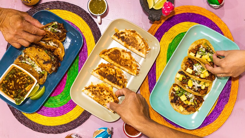 Celestun - Cantina Mexicana — Comida y bebida