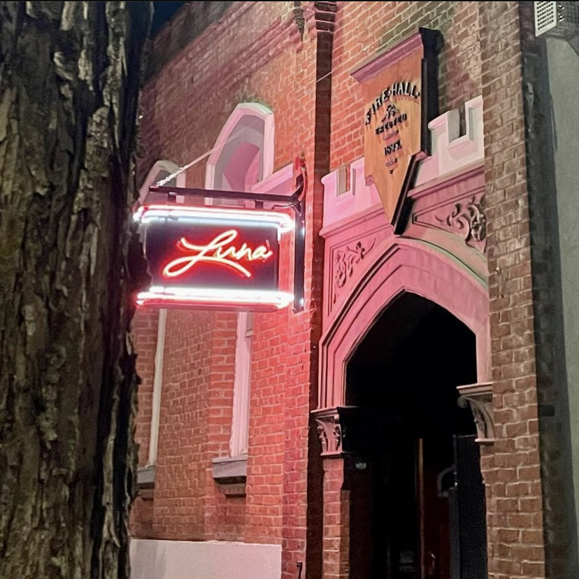 Bar Luna in Nanaimo