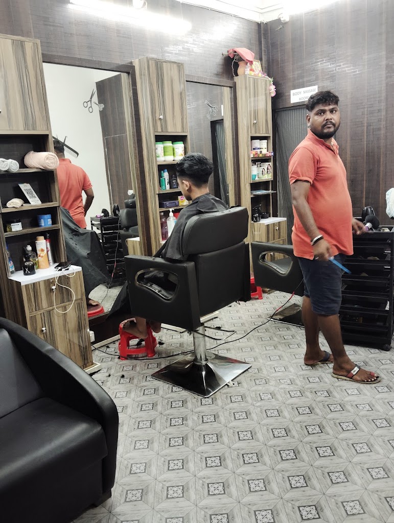 Aarohi S Gents Salon