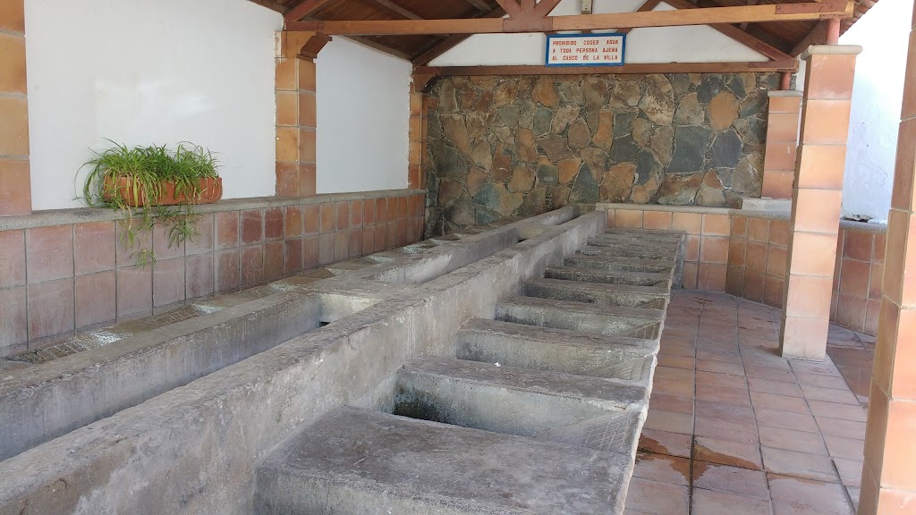 Tunte. Lavaderos y Fuente "El Rosal".