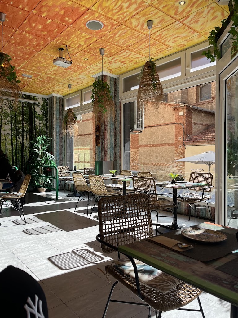 Moana Poke Bar (Torrevieja) — Ambiente
