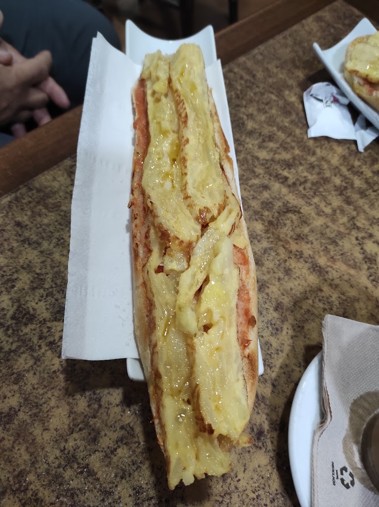 Divan — Comida y bebida