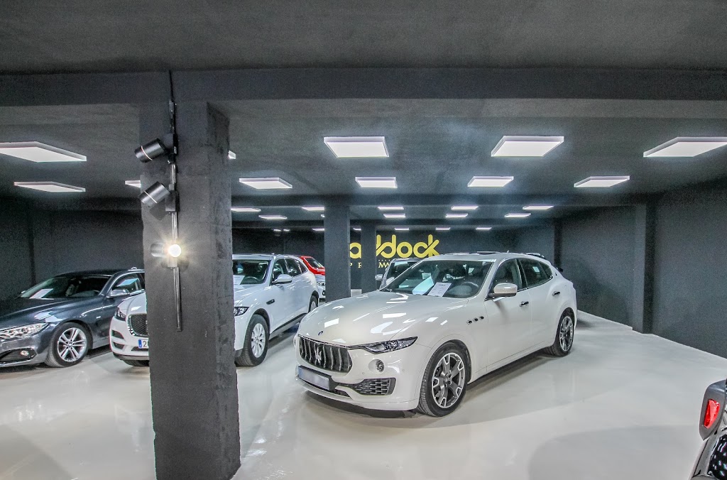 Paddock Premium — Interior