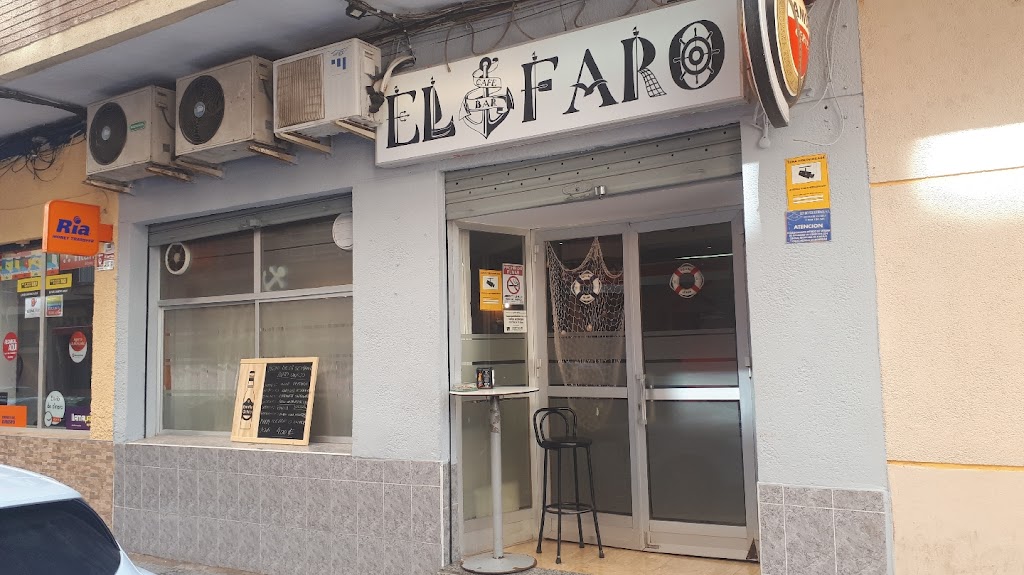 El Faro Cafe bar