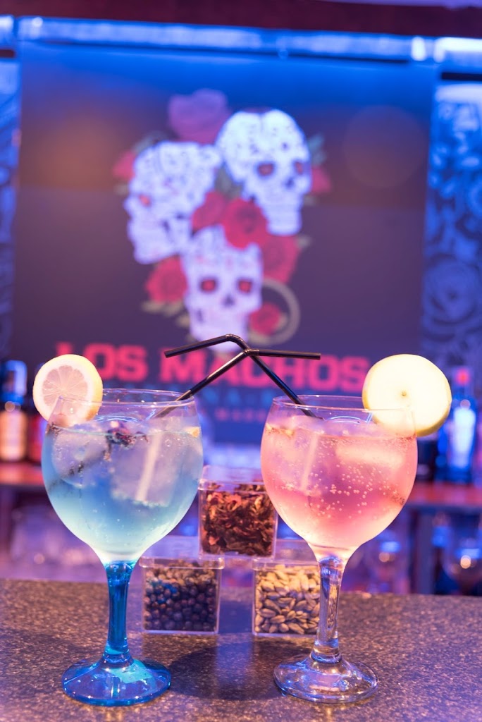 Bar Cantina Los Machos — Comida y bebida