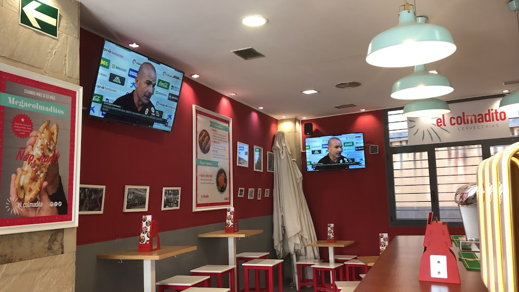 El Colmadito Mostoles — Ambiente