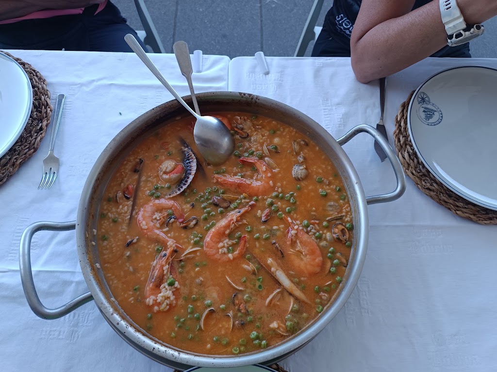 Restaurante Casa Boveda — Comida y bebida
