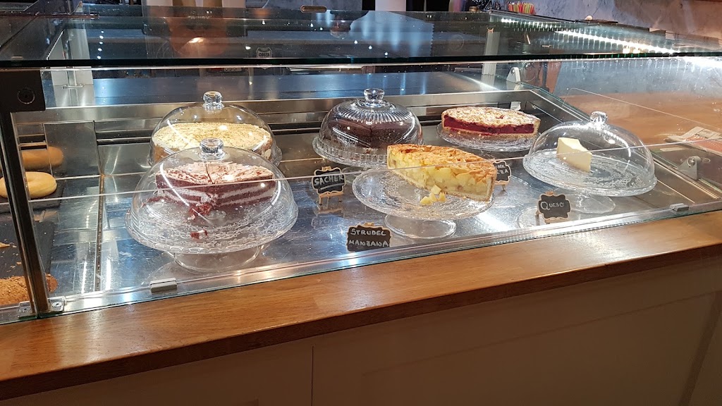 Village Cafe Sl — Comida y bebida