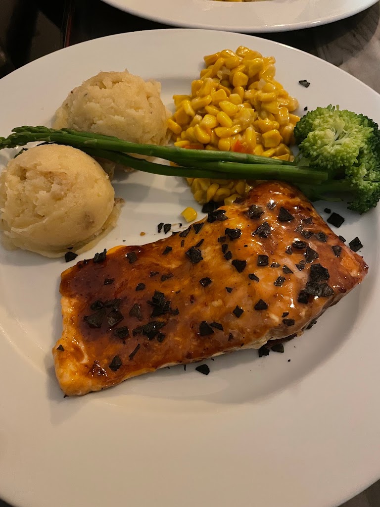 Le Creme Cafe Bar & Bistro — Comida y bebida
