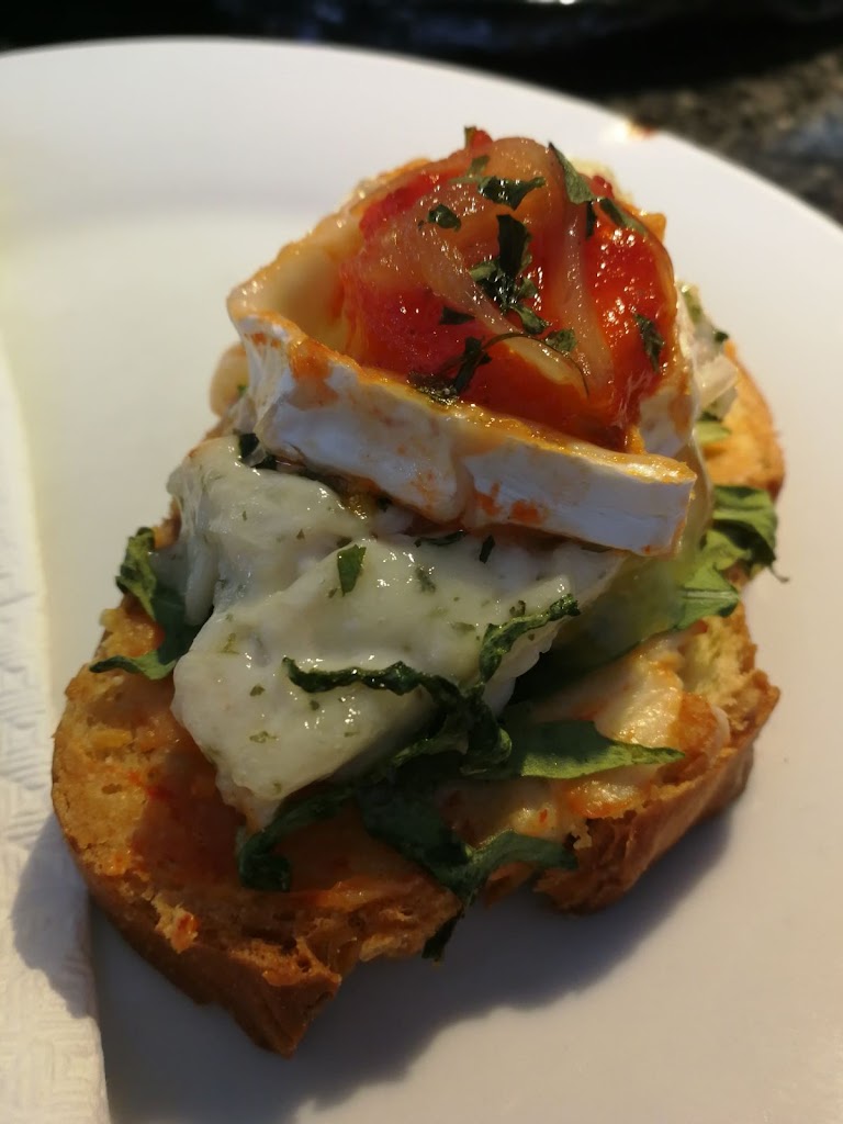 Bar Iker — Comida y bebida