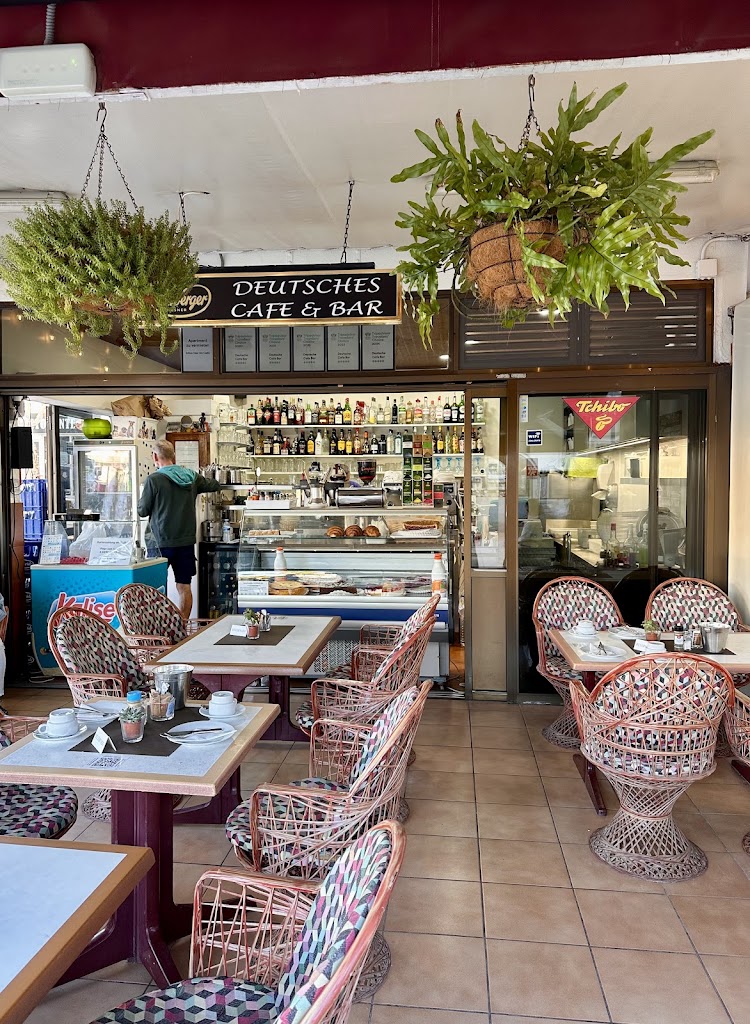 Deutsche Cafe Bar — Ambiente
