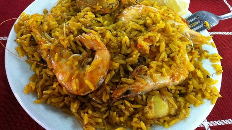 Restaurante Ayo — Comida y bebida
