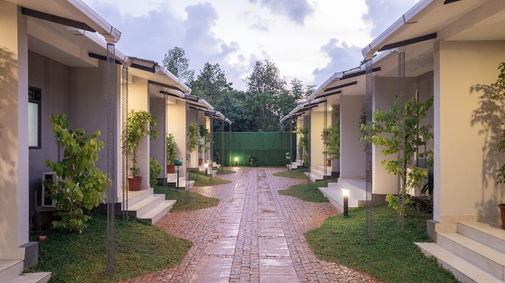 B Town Resort Near Wonderla Kochi