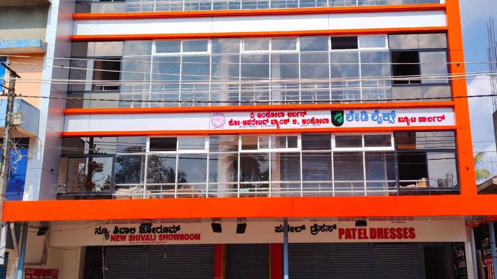 Lady Likes Ayurvedic Beauty Parlor