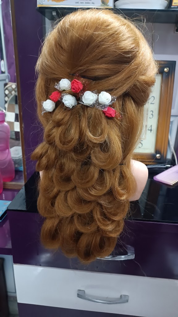 Paras Beauty Parlour For Ladies And Childrens Only