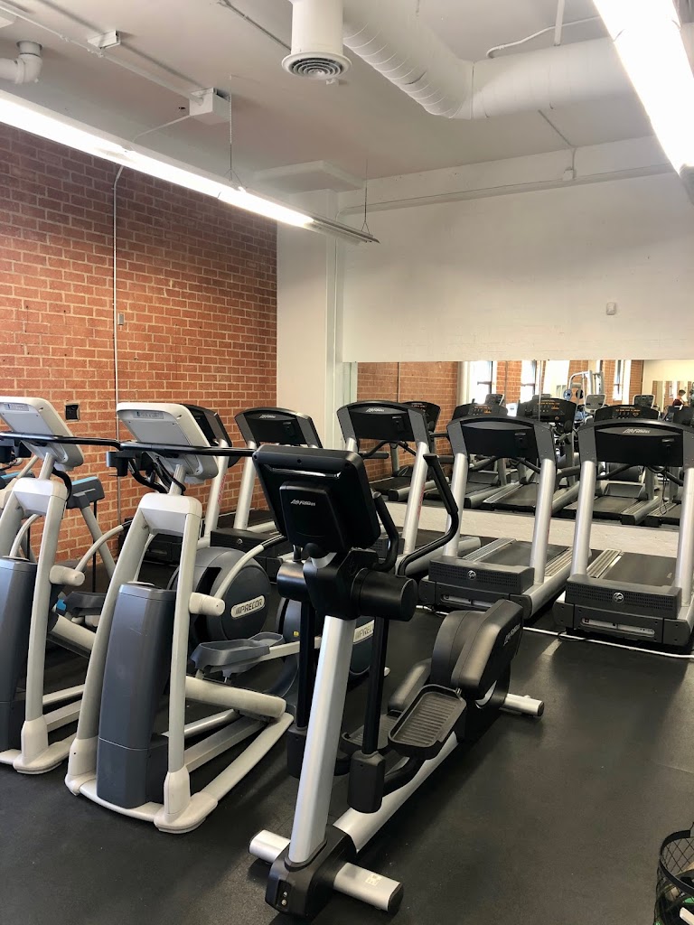  Easton Gym Co. El Segundo