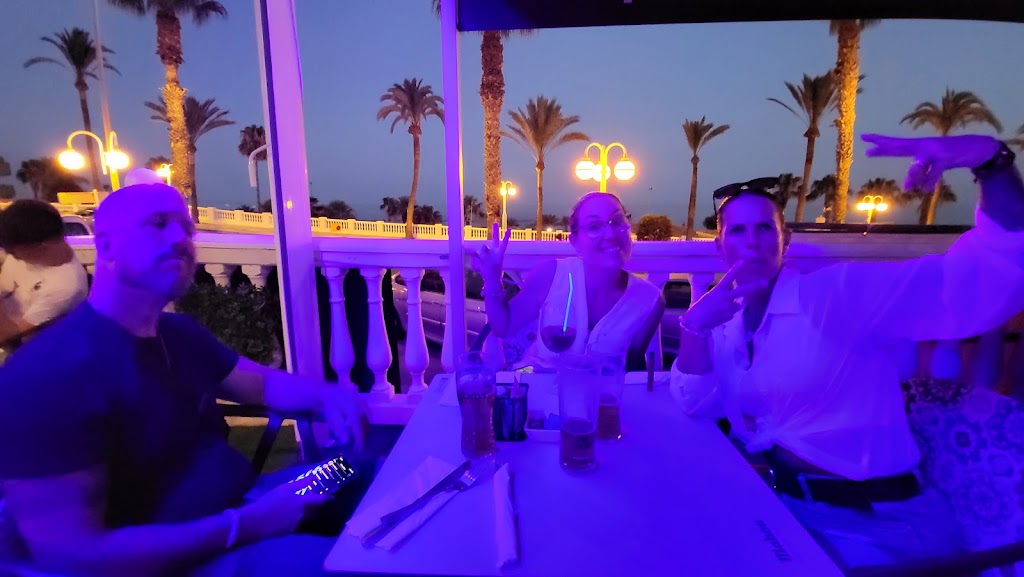 Bar restaurante WEATHERSPAINS — Ambiente