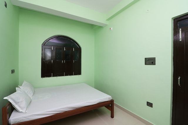 Spot On 41904 Hotel R R Palace