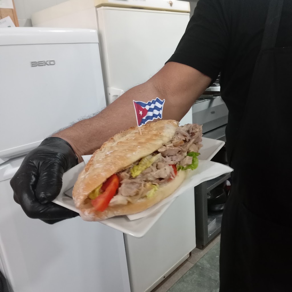 Dona Mary (Bar Cafeteria) — Comida y bebida