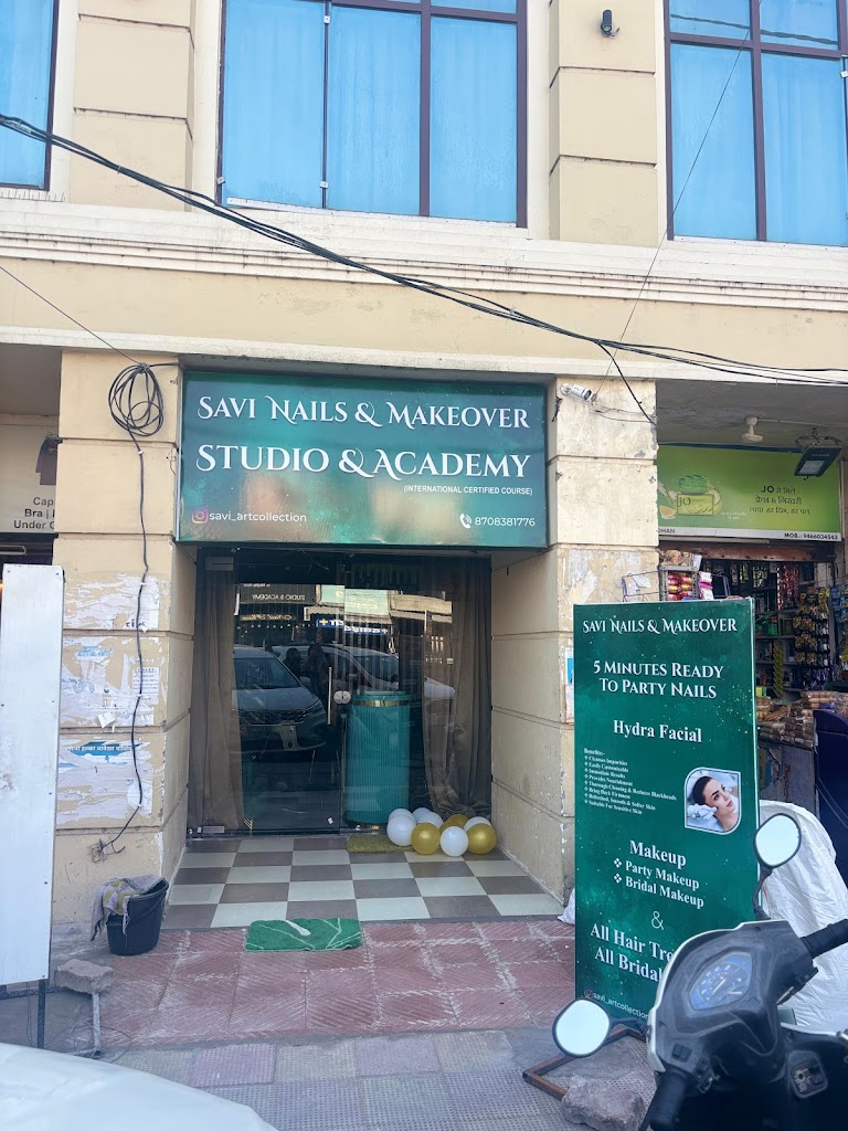 Savi Nails And Makeover