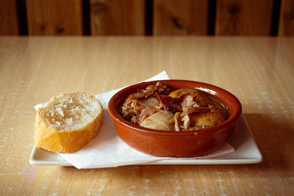 Cafe-Bar Nicolas — Comida y bebida