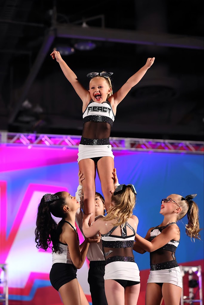  REACT ELITE CHEER