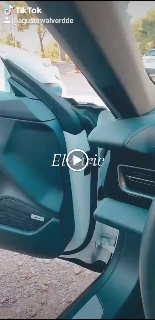 Centro Porsche Valencia — Videos