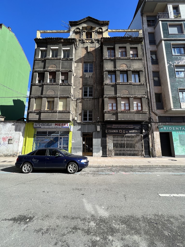 Autoescuela Mieres — Automovil