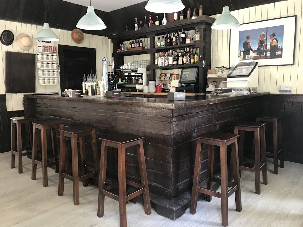Bar Cafeteria La Bohemia — Ambiente