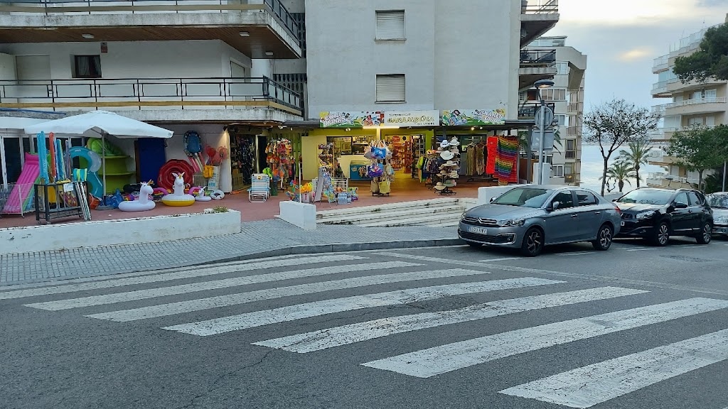 SUPERMARKET-SOUVENIRS CARAMBOLA