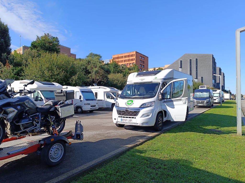 Autocaravanas Naranco — Estacionamiento