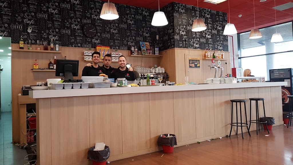 La Villa Cafeteria — Ambiente