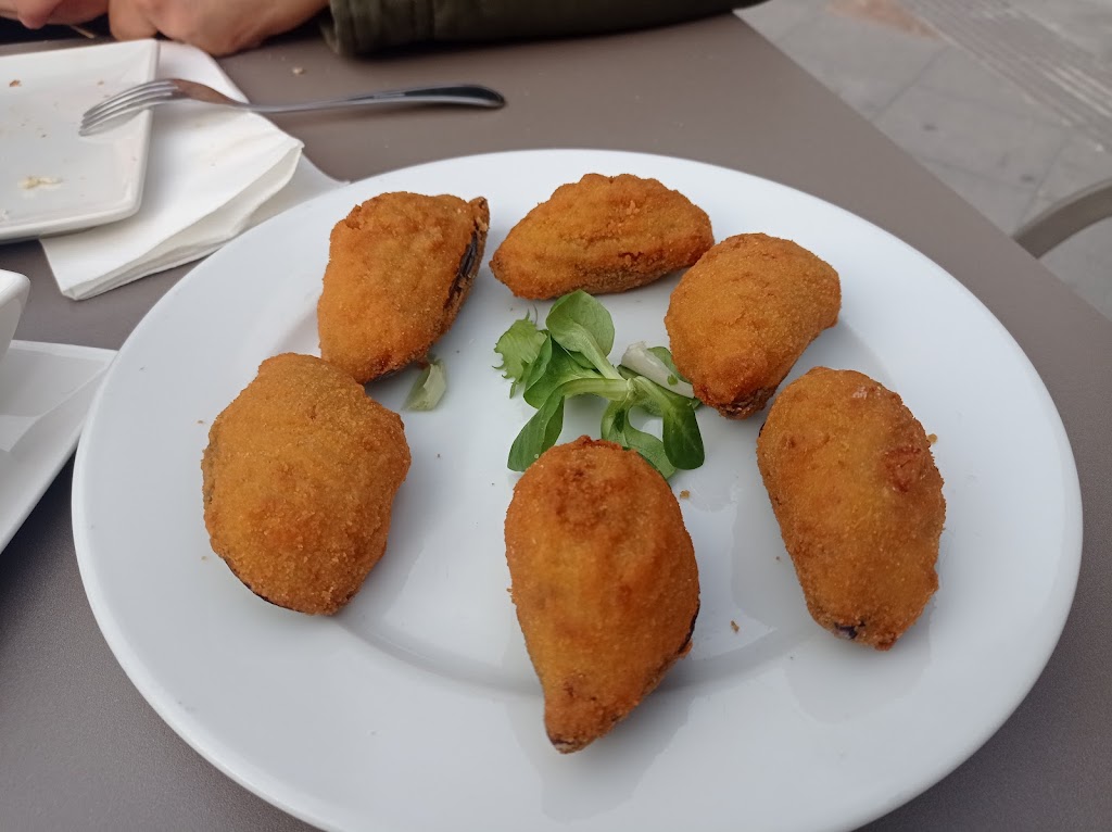 Restaurant Diberi — Comida y bebida