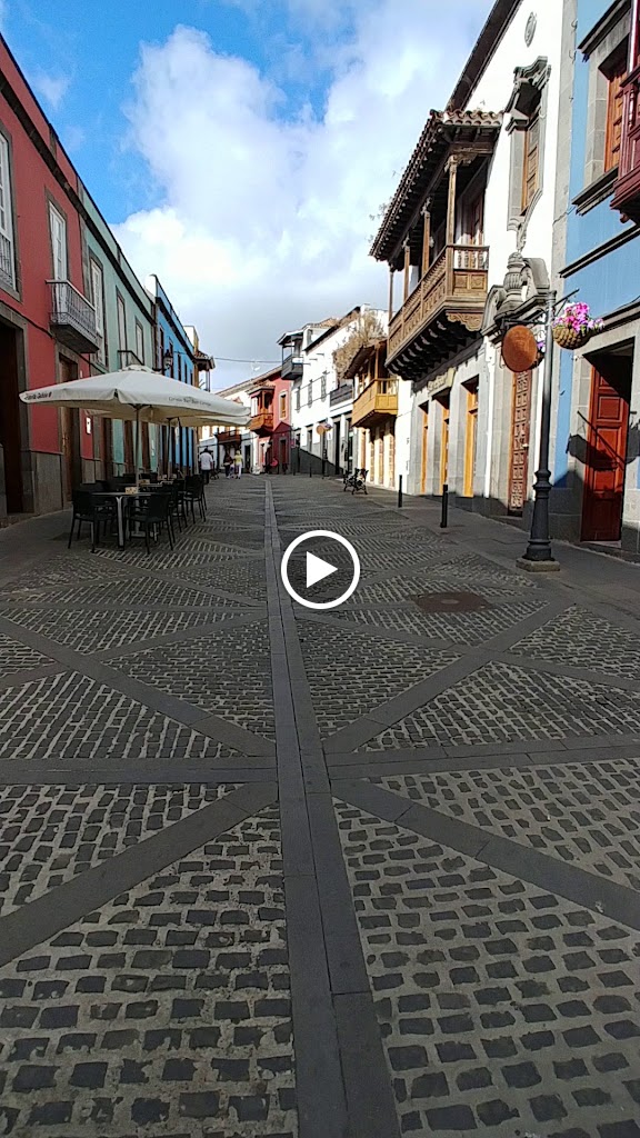 Calle Real de la Plaza — Videos