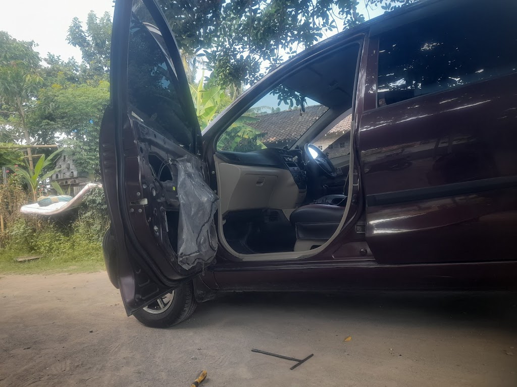 LANGGENG bengkel pintu mobil