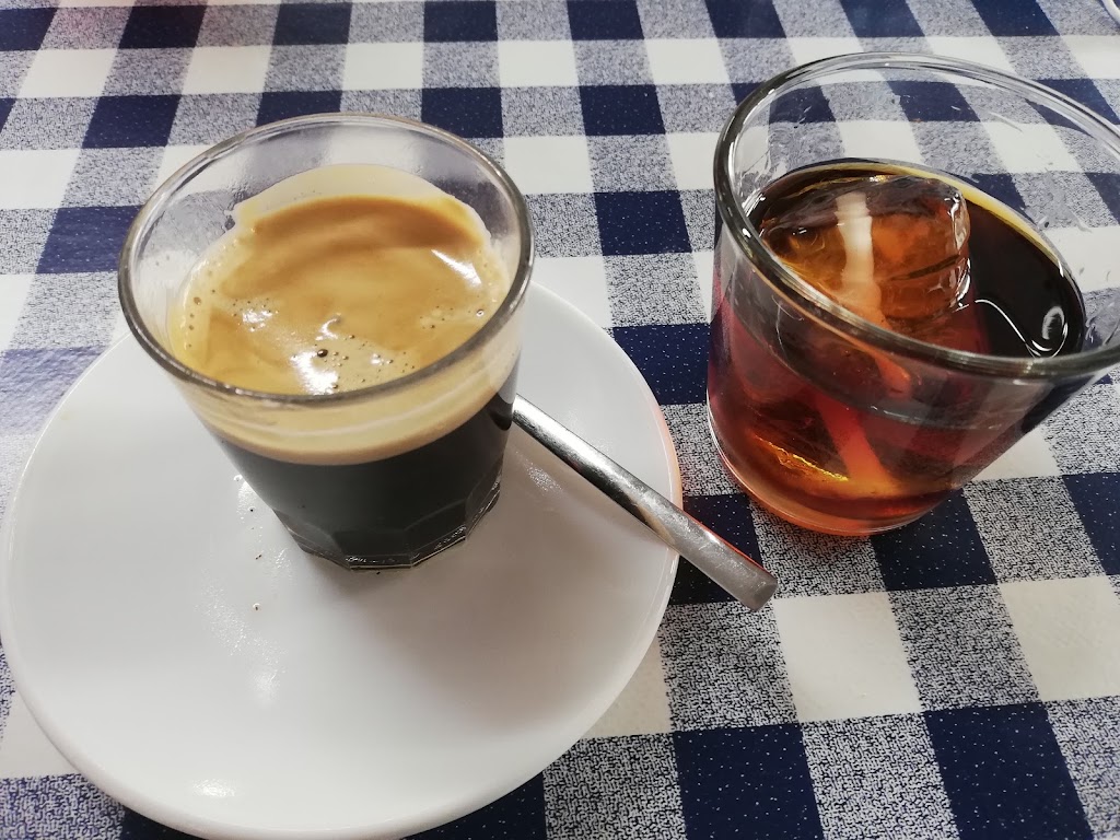 Restaurante Llar Des Padrins — Comida y bebida