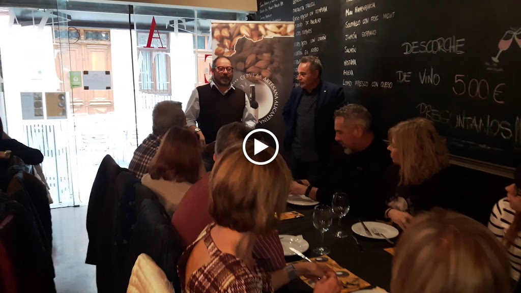 LA TABERNA DEL TAULELL — Ambiente